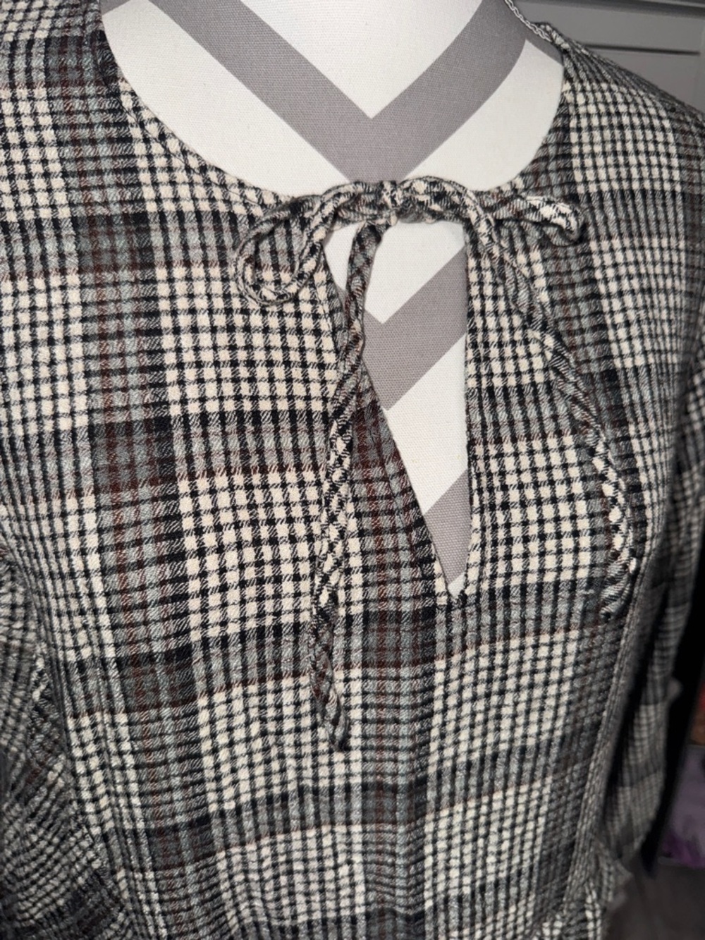 NWOT Cato Black and White Plaid Tie-Neck Women’s Dress With Pockets Size XL - Picture 2 of 14